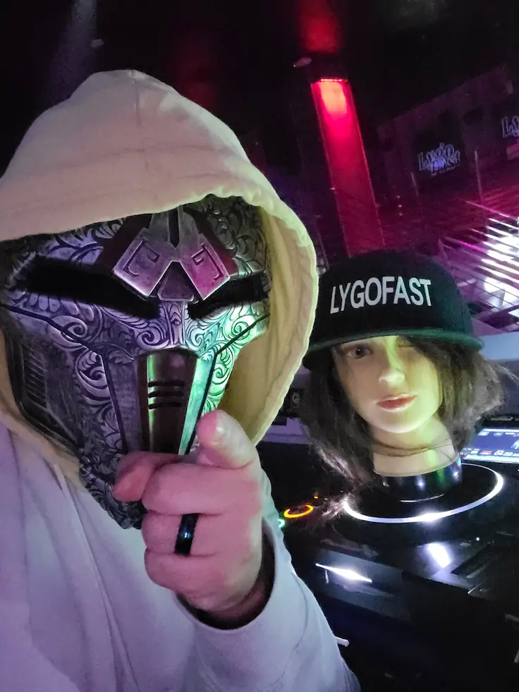 Lygofast posing in costume